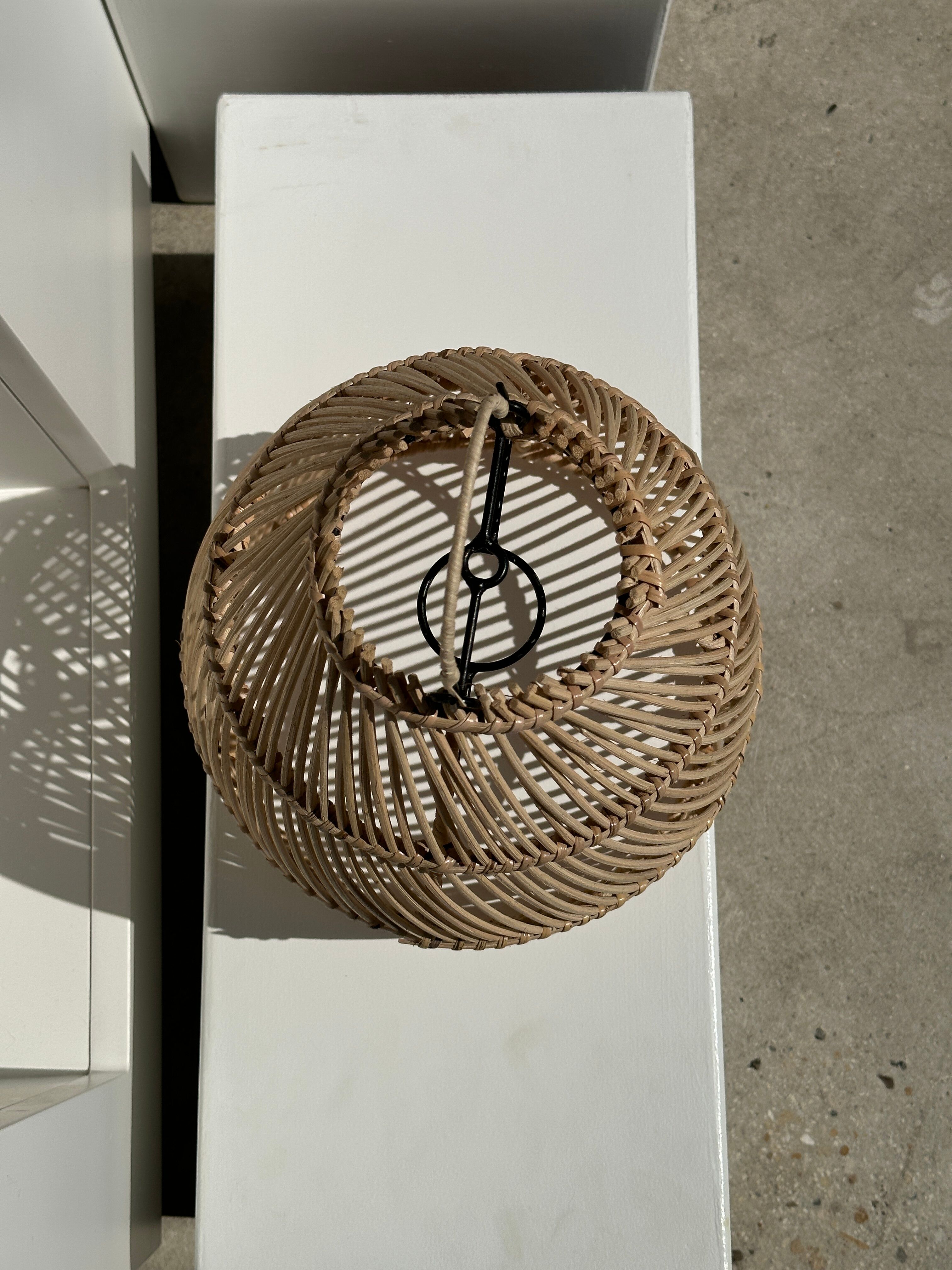 Suspension en rotin en forme de cloche d25 h28