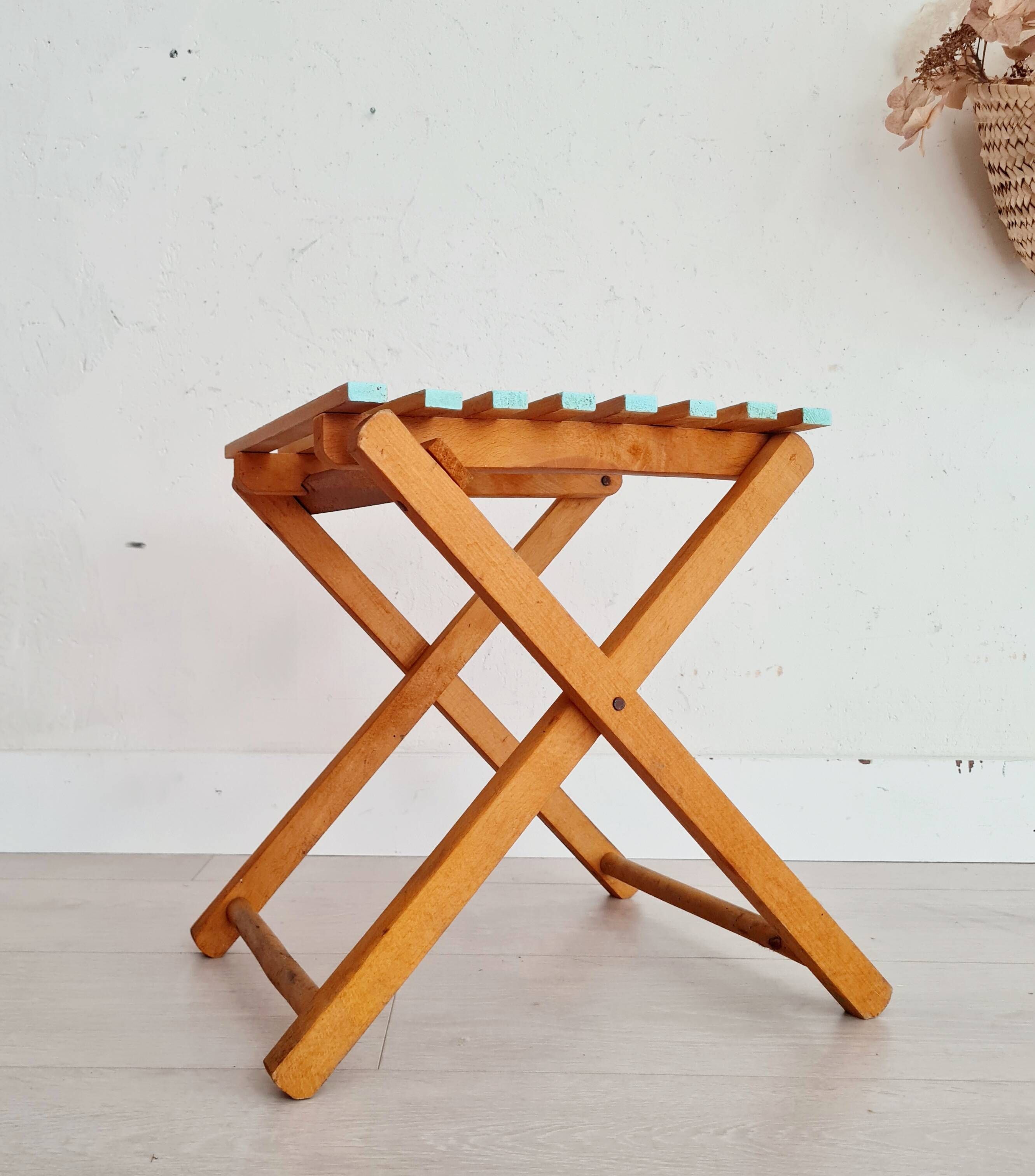 Tabouret Pliant En Bois QUIRUMED - Assise Simili Cuir Blanc, Portable, 100 Kg, 33x33x48 Cm - 10