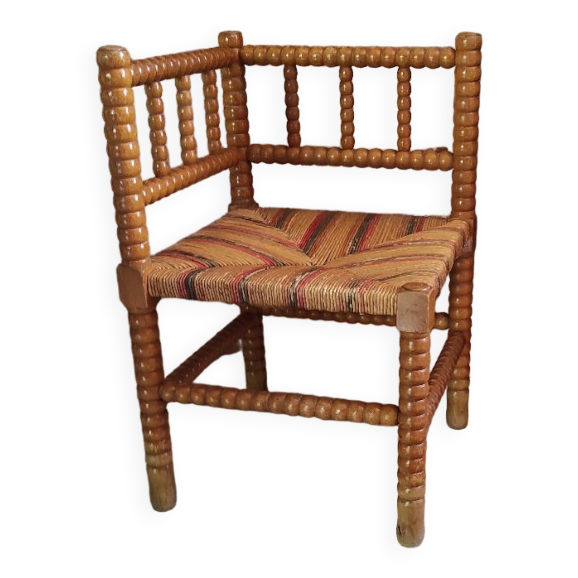 Mulched corner chair and light wood