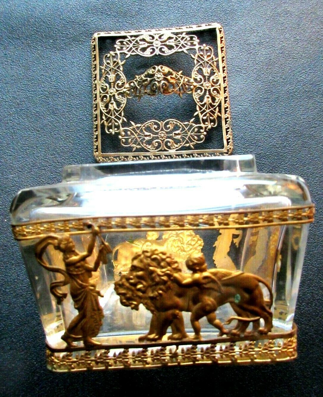 Baccarat and gilded bronze crystal box, Ancient women and lions, CHARLES X