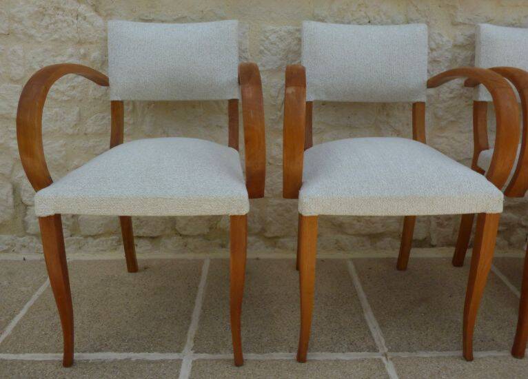 Chic 1950s bridge chairs in solid wood, white and beige, hand-stitched.
