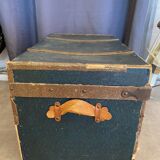 Ancienne malle de voyage pour vêtements coupés début xxème avec tiroirs et anses