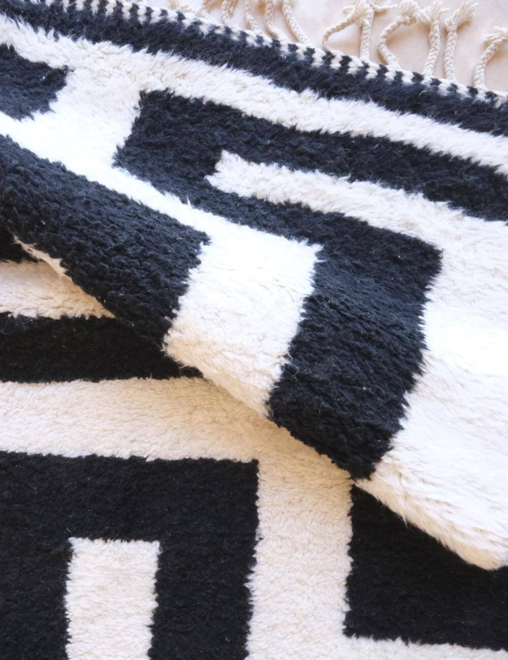 Black and White Berber Rug - 347 x 242 cm