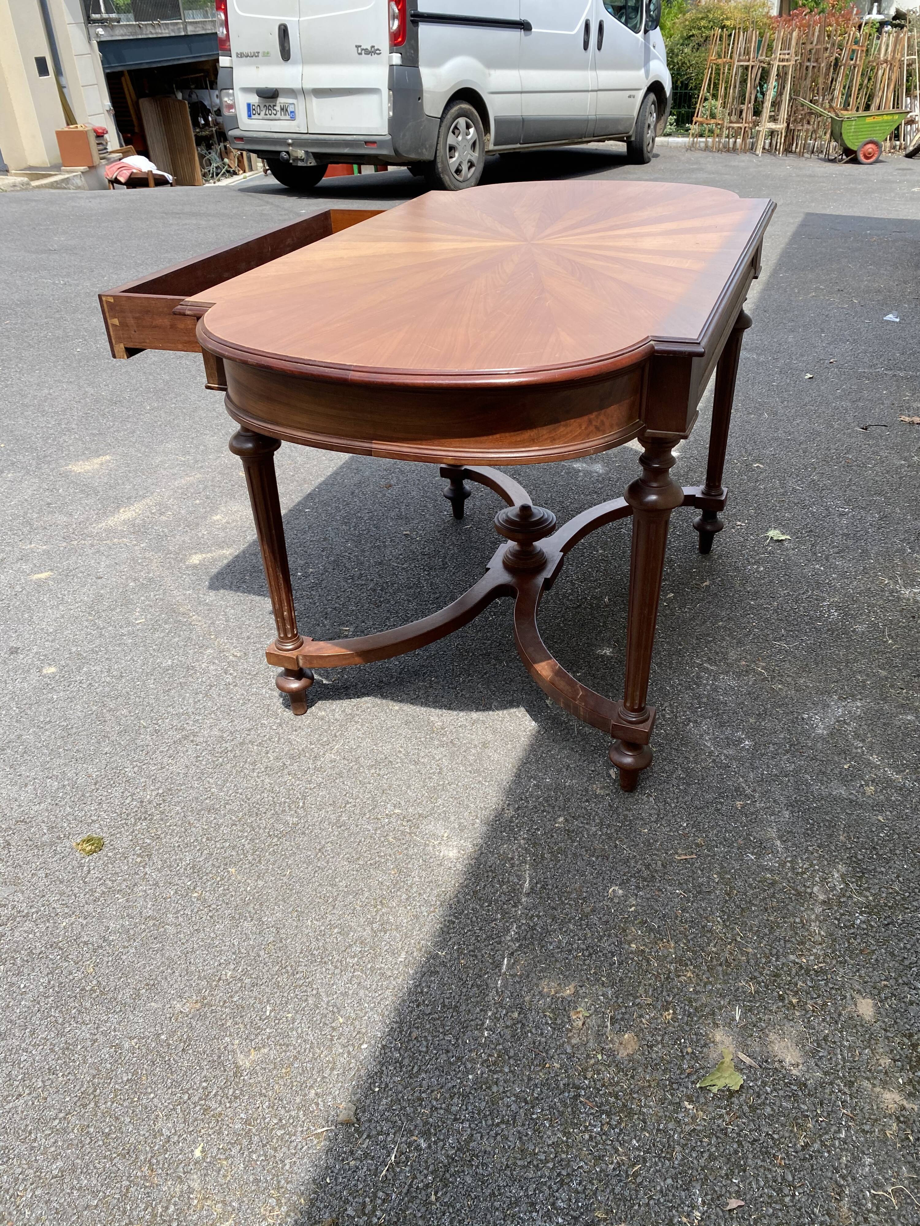 Middle table office 1900