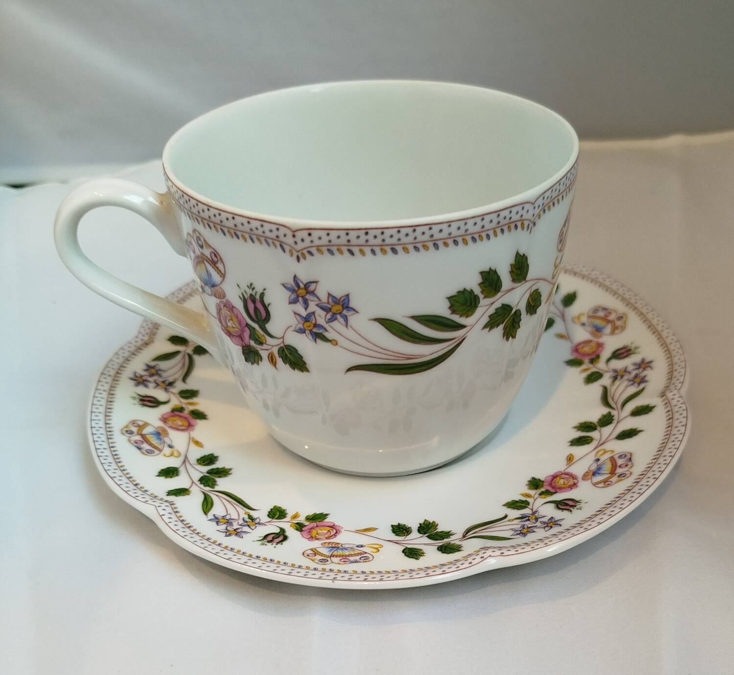 Tasse et Soucoupe Ancienne Fleurs en Porcelaine de Paris/Limoges