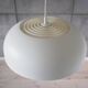 Lampe suspendue blanche, design danois, production : Danemark