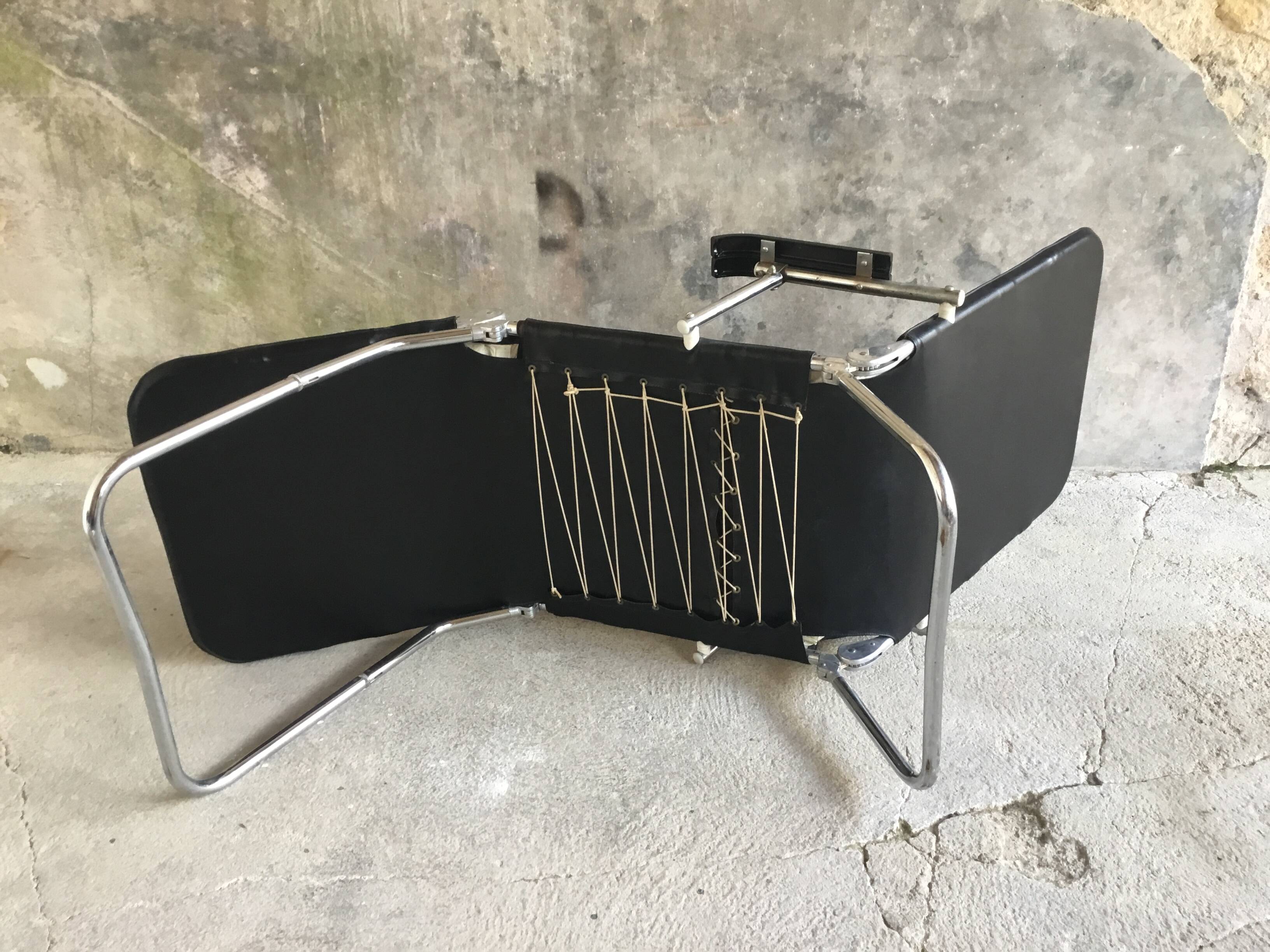 Condor lounge chair or deckchair in black leather - made in France - design 1970