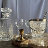 Small golden hand candlestick with a round loop handle D8 H6.5