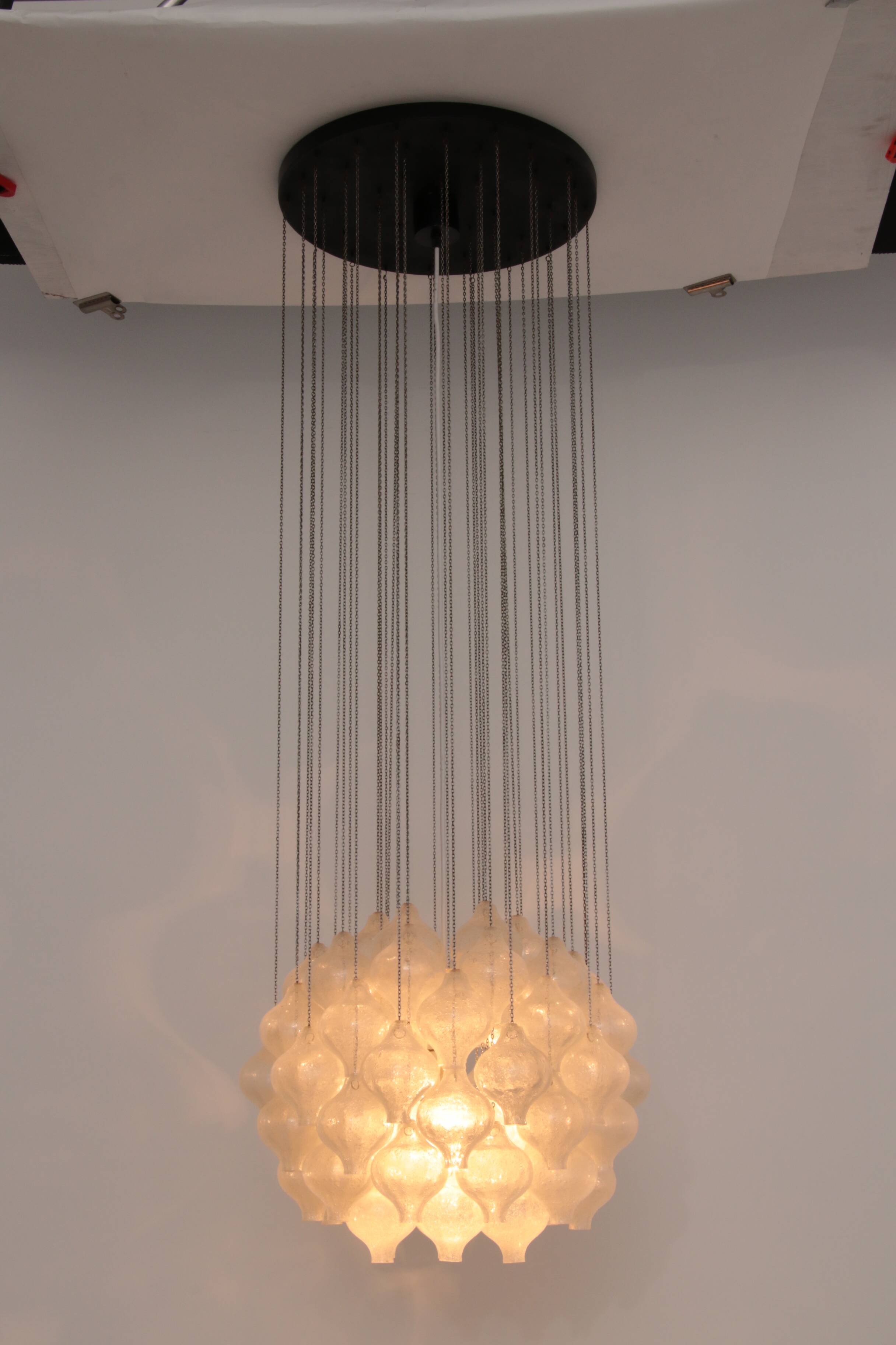 Kalmar 'Tulipan' Chandelier Pendant Light, Blown Glass, 1970