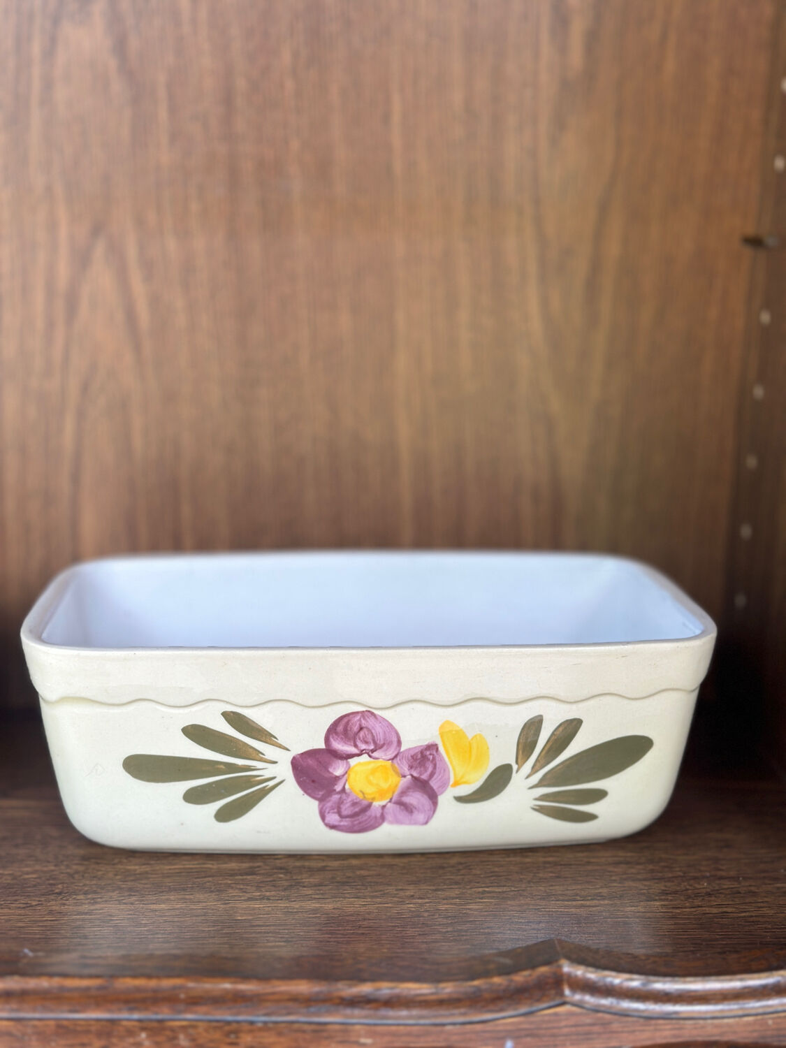Lot 2 cake dishes