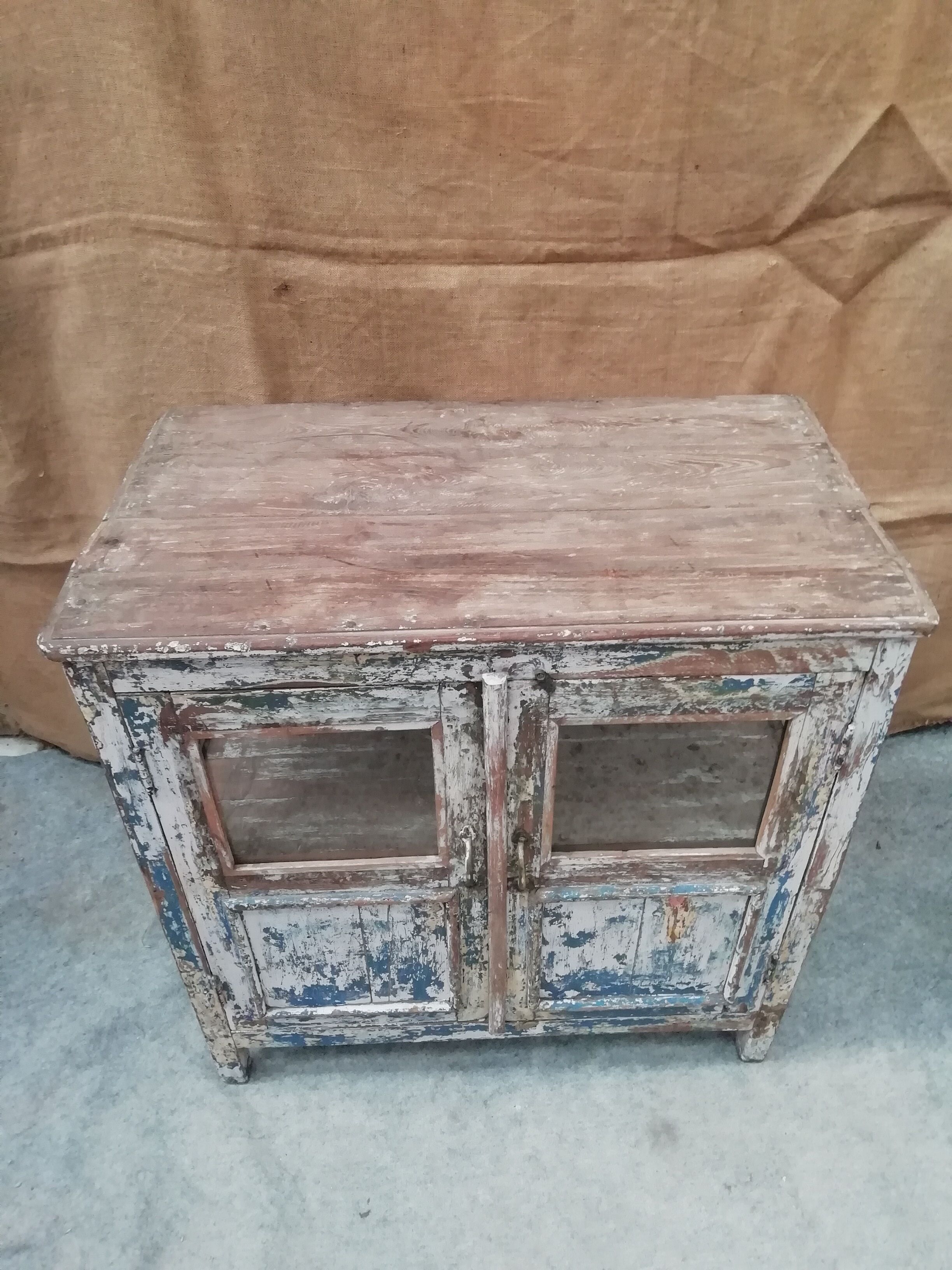 Old semi-glazed food buffet