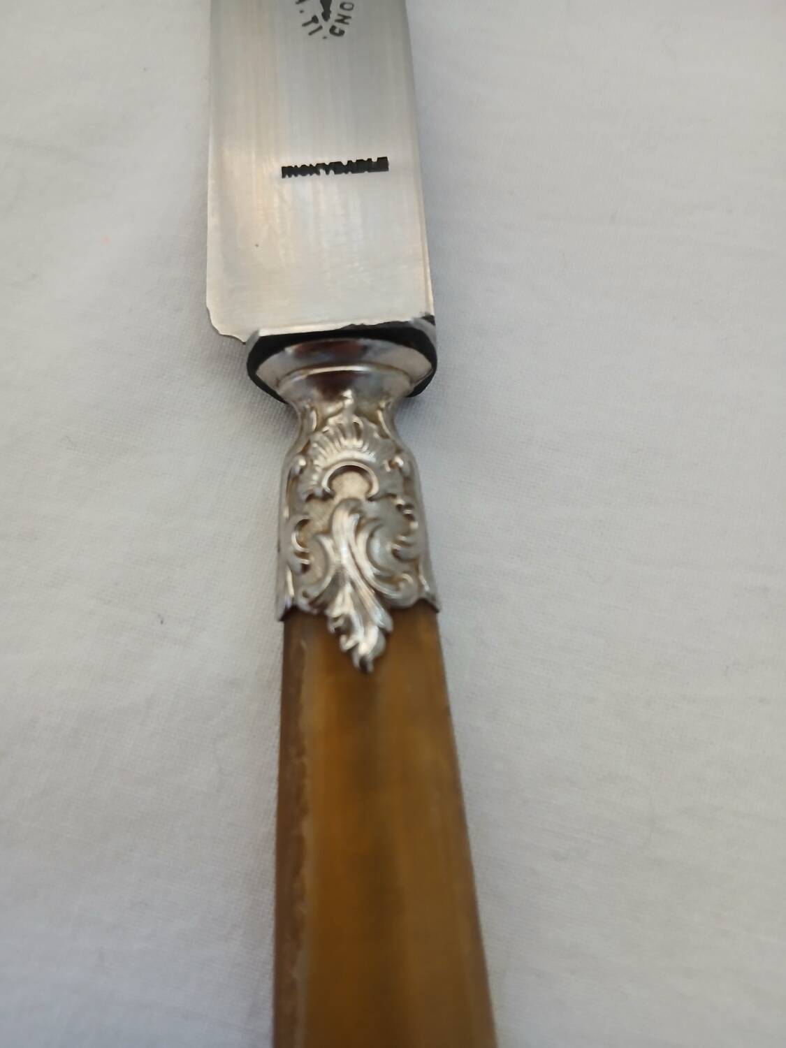 10 antique horn and steel knives