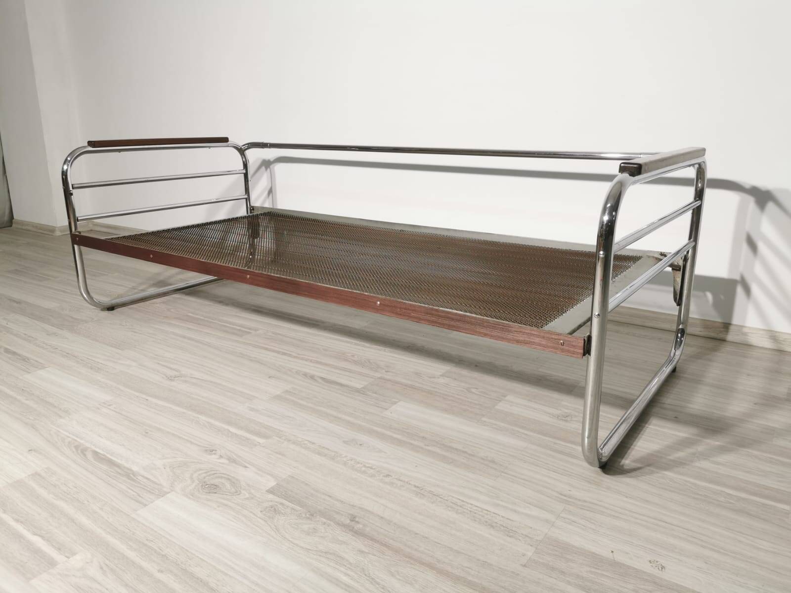 Bauhaus Chrome Sofa by Robert Slezak for Slezak Factories, 1930s