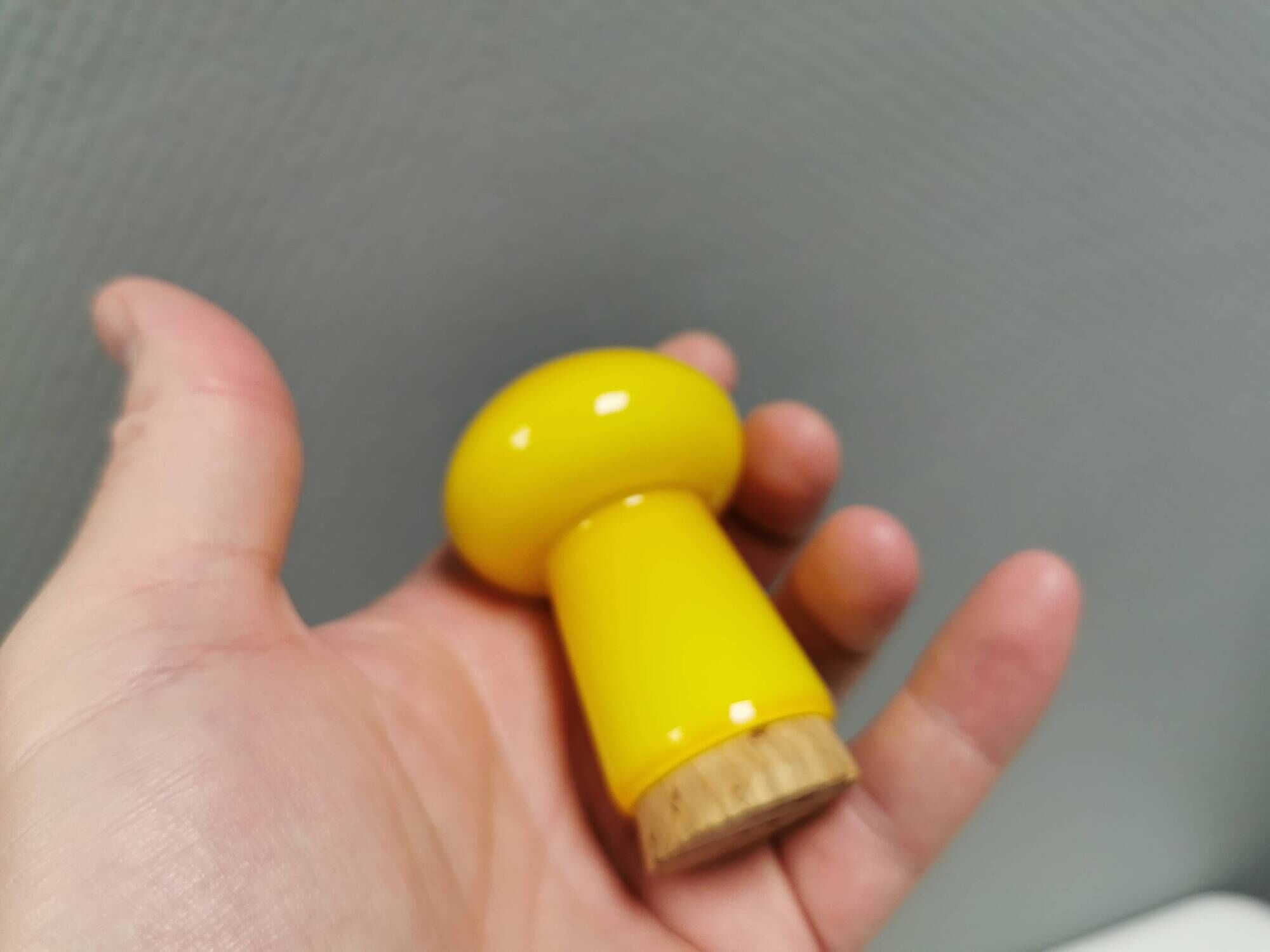 Two Holmegaard ‘Palet’ salt and pepper shakers. Michael Bang, yellow 1960s
