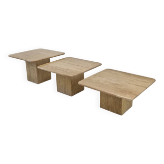 Ensemble de 3 tables basses ou d'appoint en travertin, Italie, 1980s