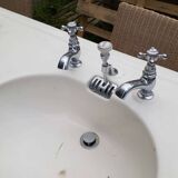 Old washbasins