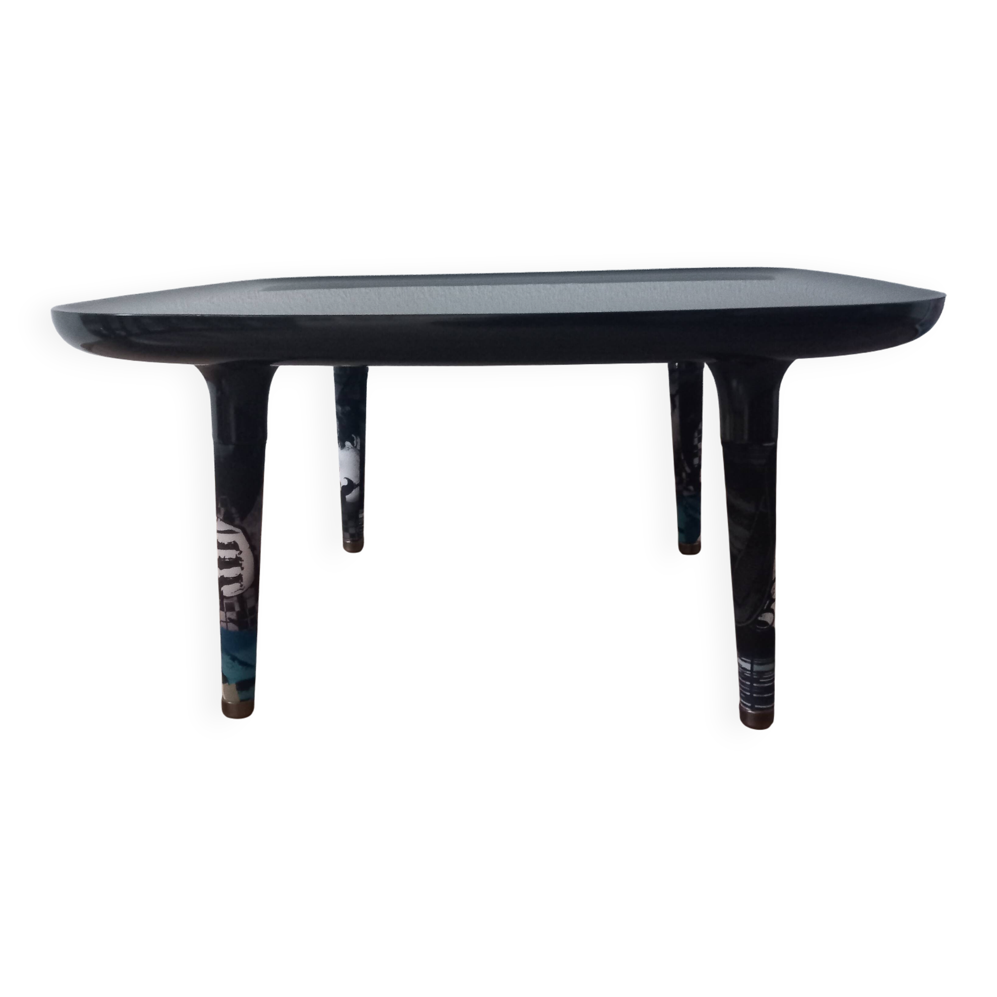 Globe Trotter coffee table by Marcel Wanders