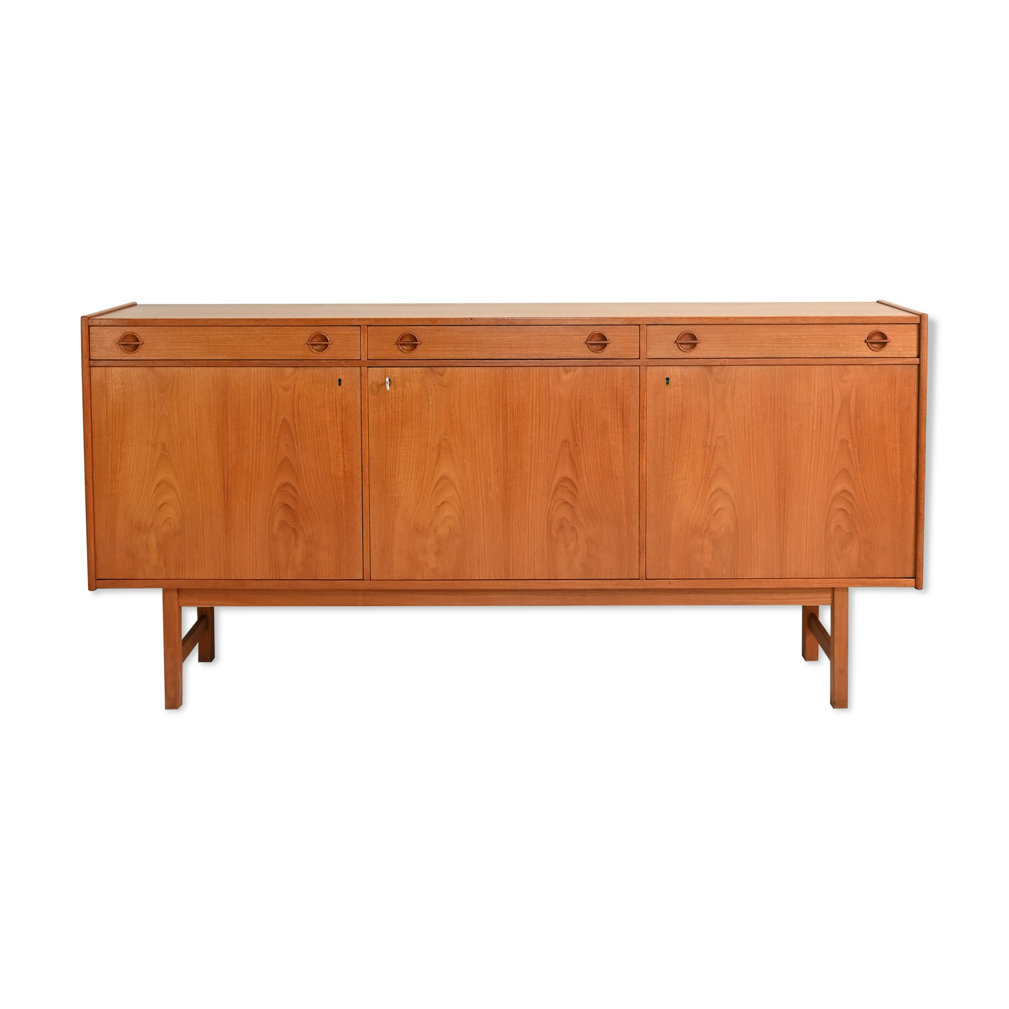 Buffet scandinave avec trois tiroirs