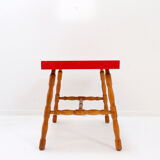 Small side table with turned legs and red top - Josco, made in Belgium - 1950s