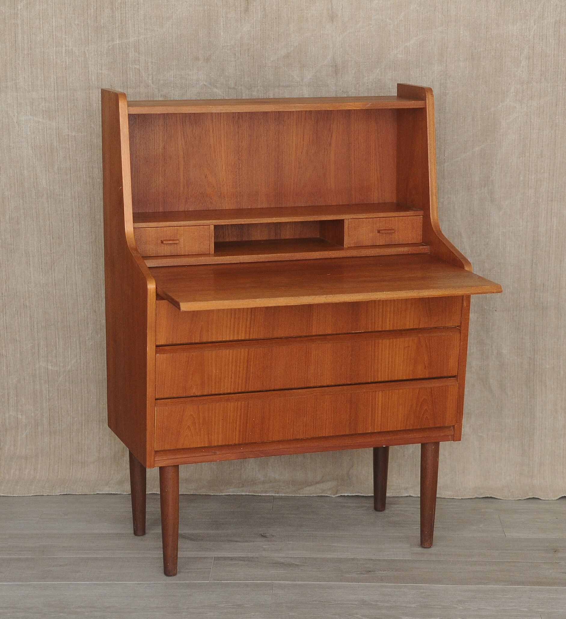 Secretary 1960 Tray, retractable