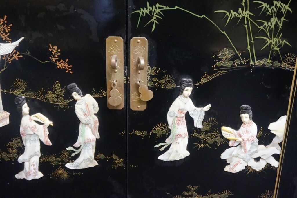 Small furniture in black Chinese lacquer with carved soapstone, mother-of-Pearl inlay.