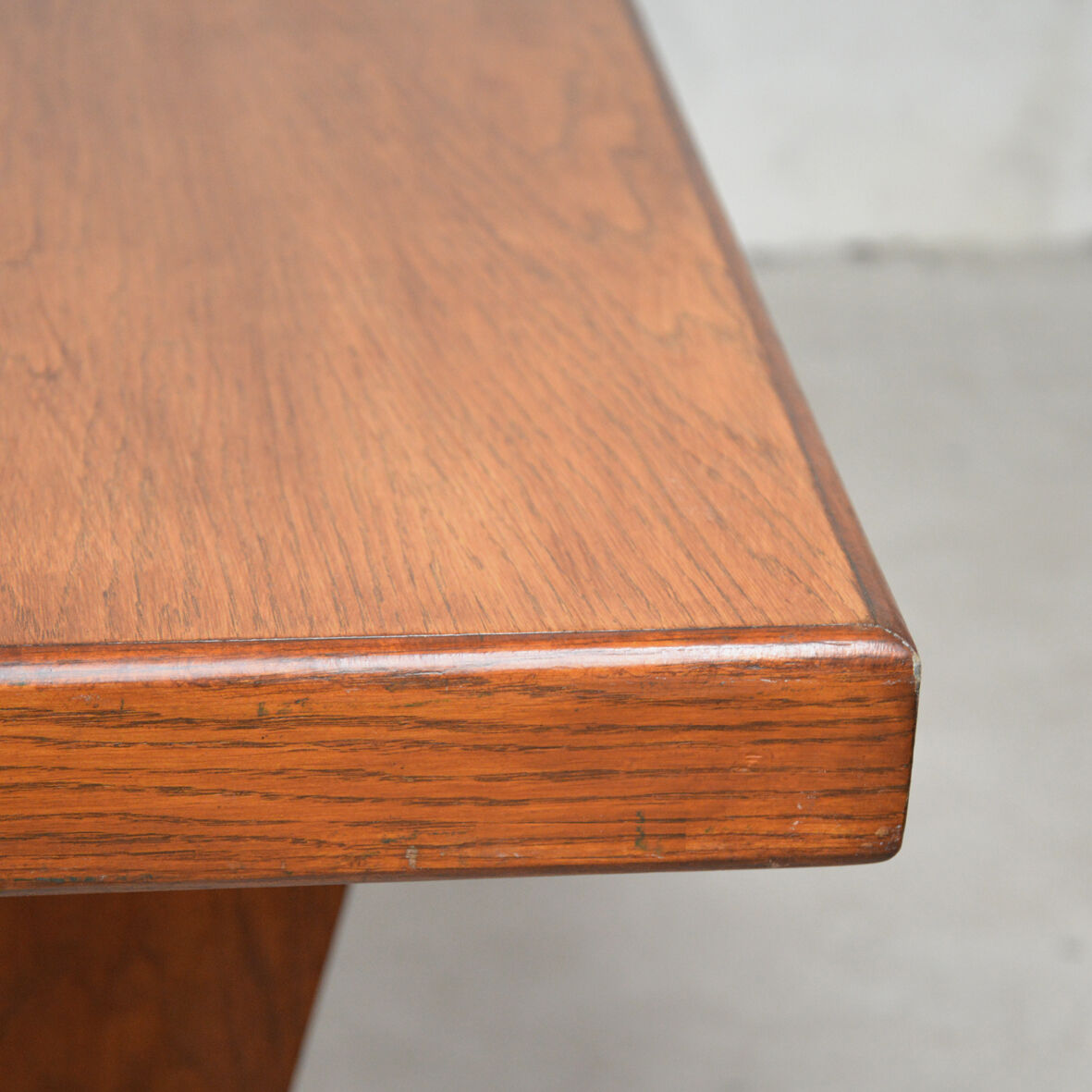 Polygonal teak bistro table