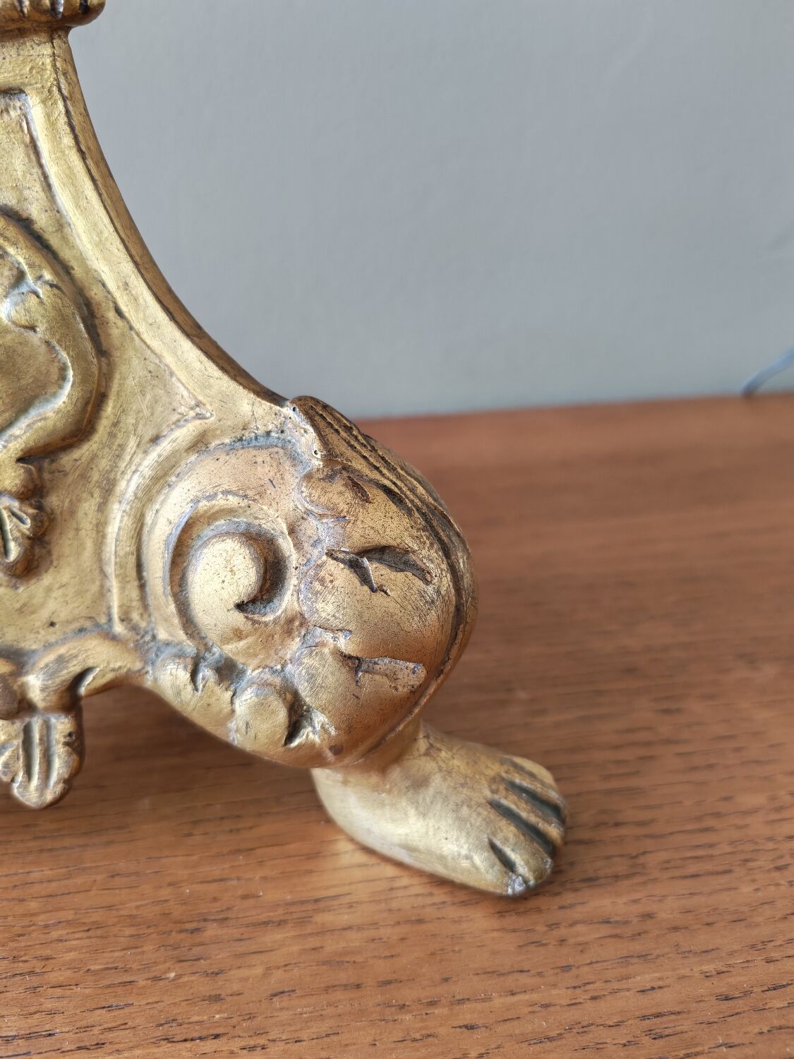 Golden wooden lamp base