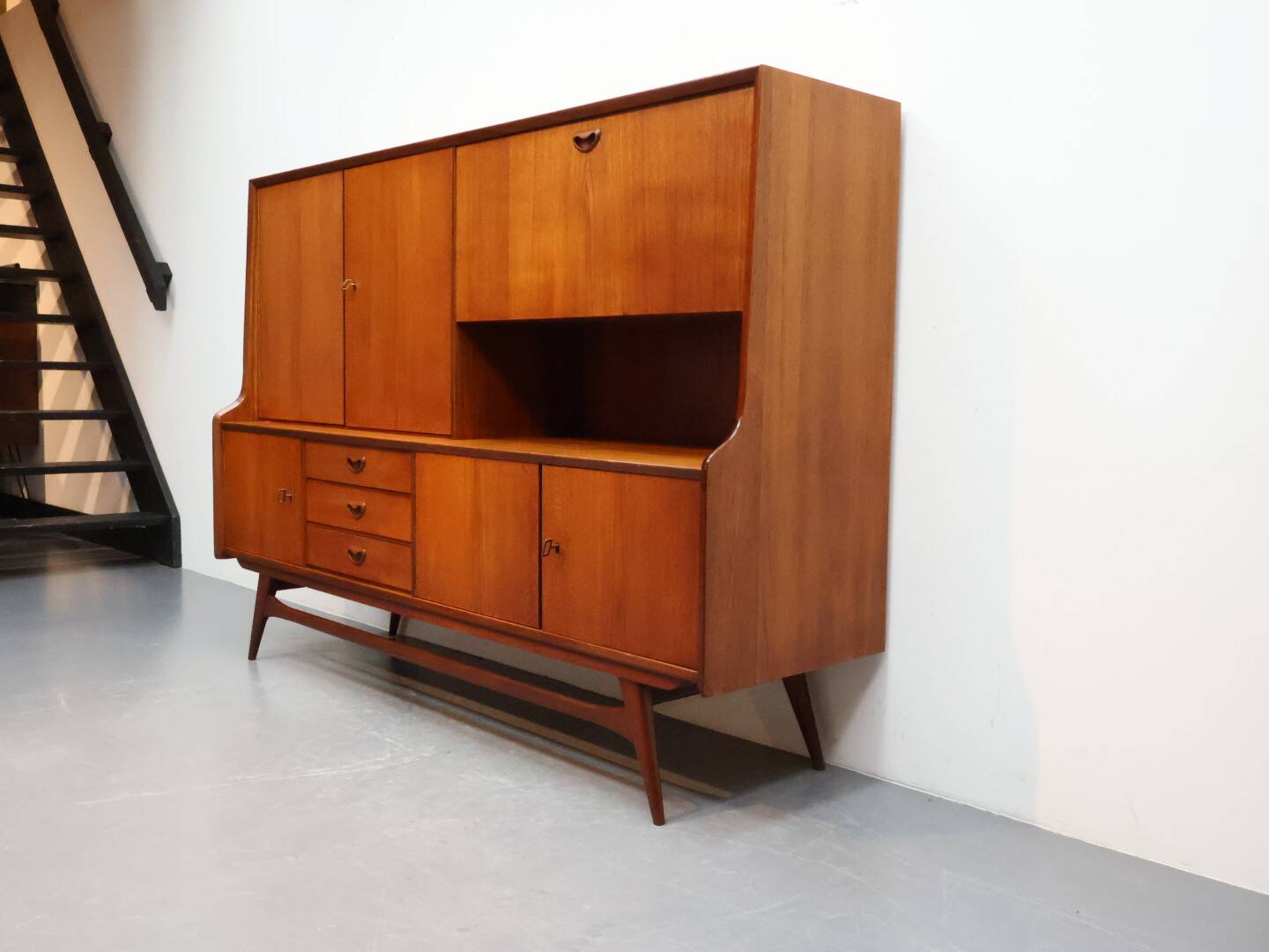Vintage wandmeubel Louis van teeffelen nr 11