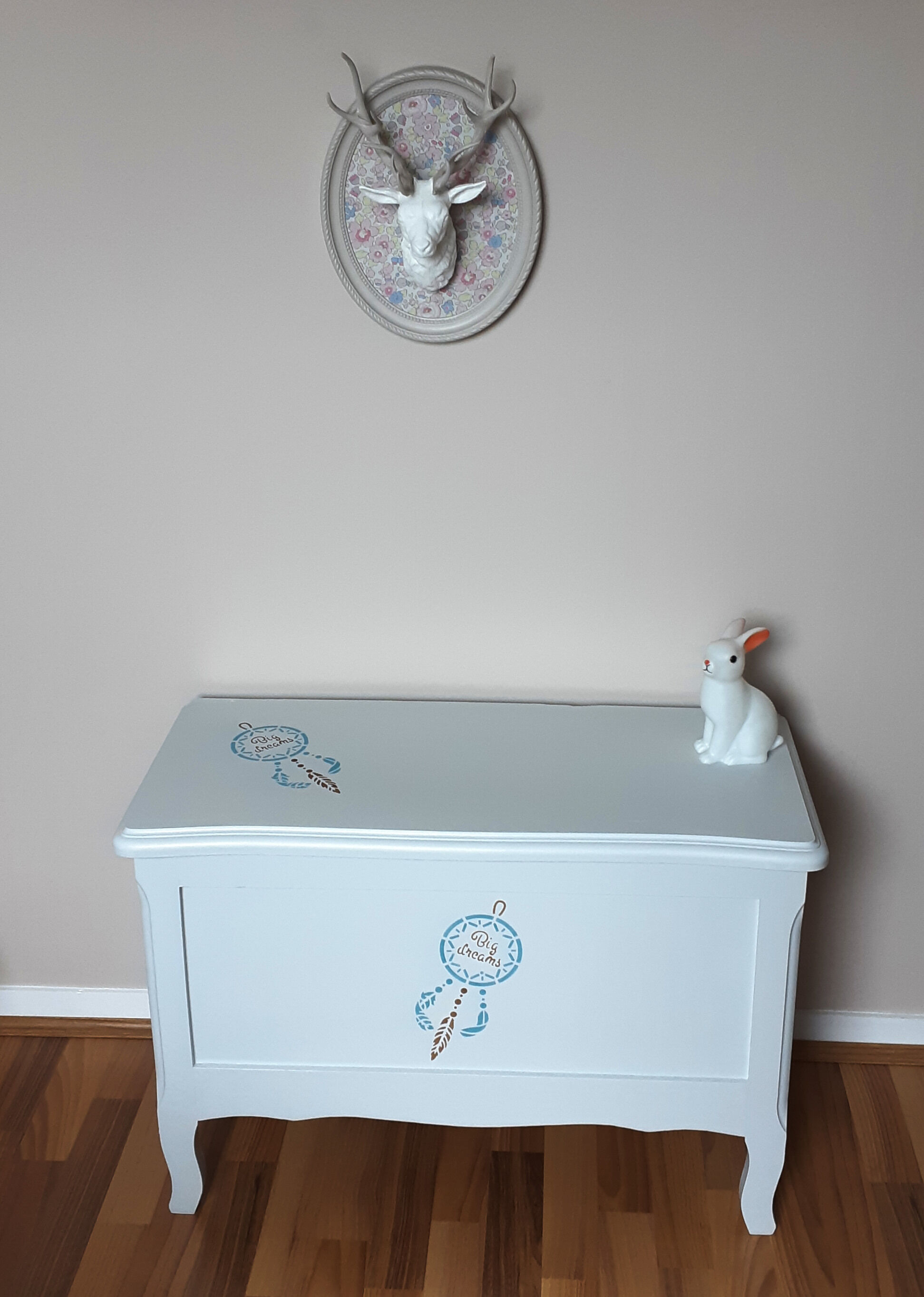 Redesigned wooden toy box