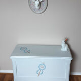 Redesigned wooden toy box