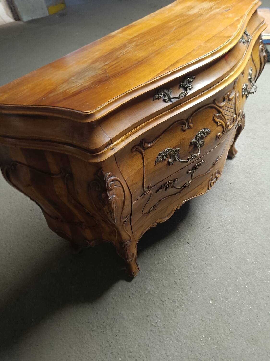 Bordeaux walnut chest of drawers