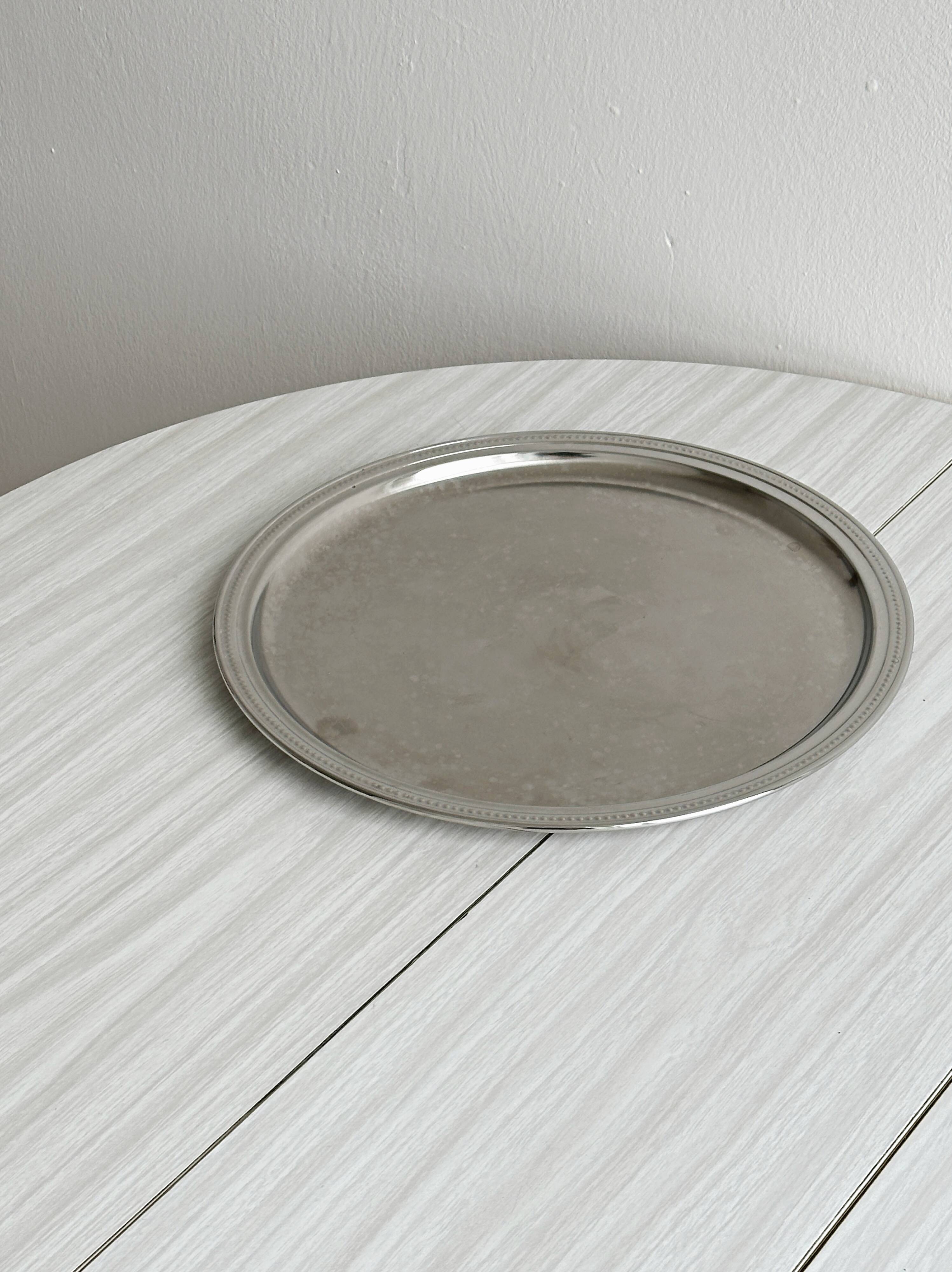 Round metal mirror tray