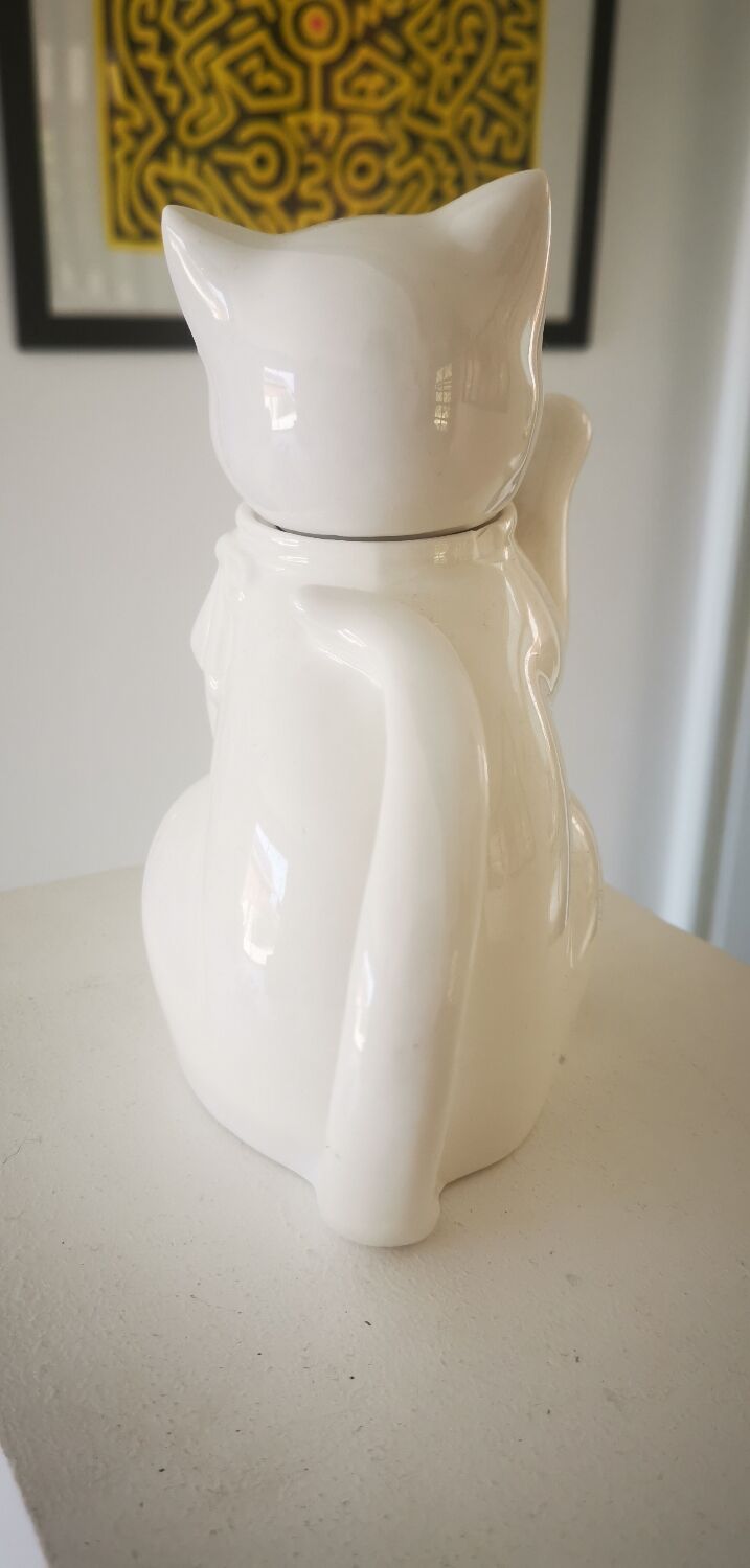 Teapot cat porcelain