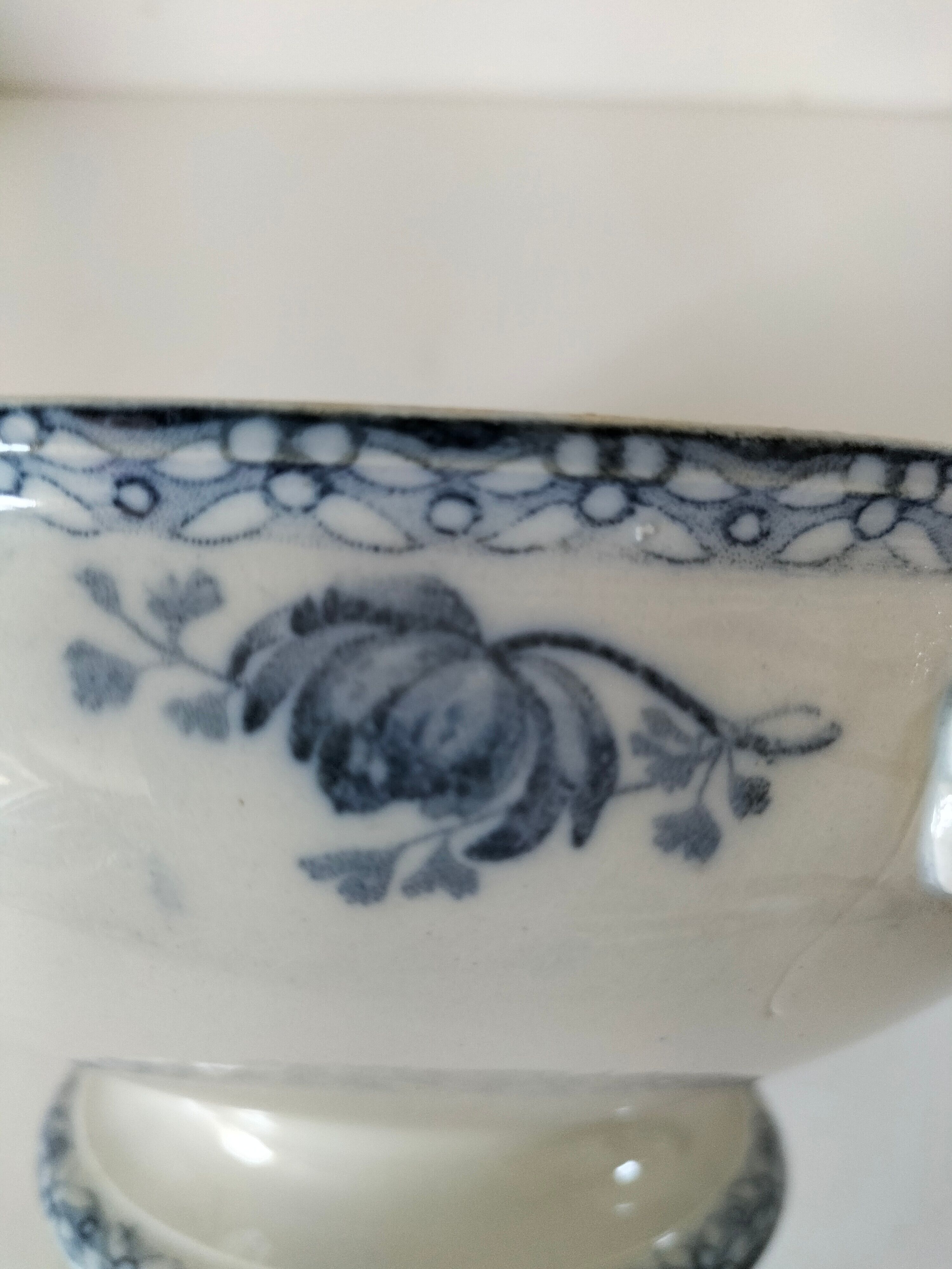 Vegetable dish U&C Sarreguemines with handles, Royat model in blue decoration.