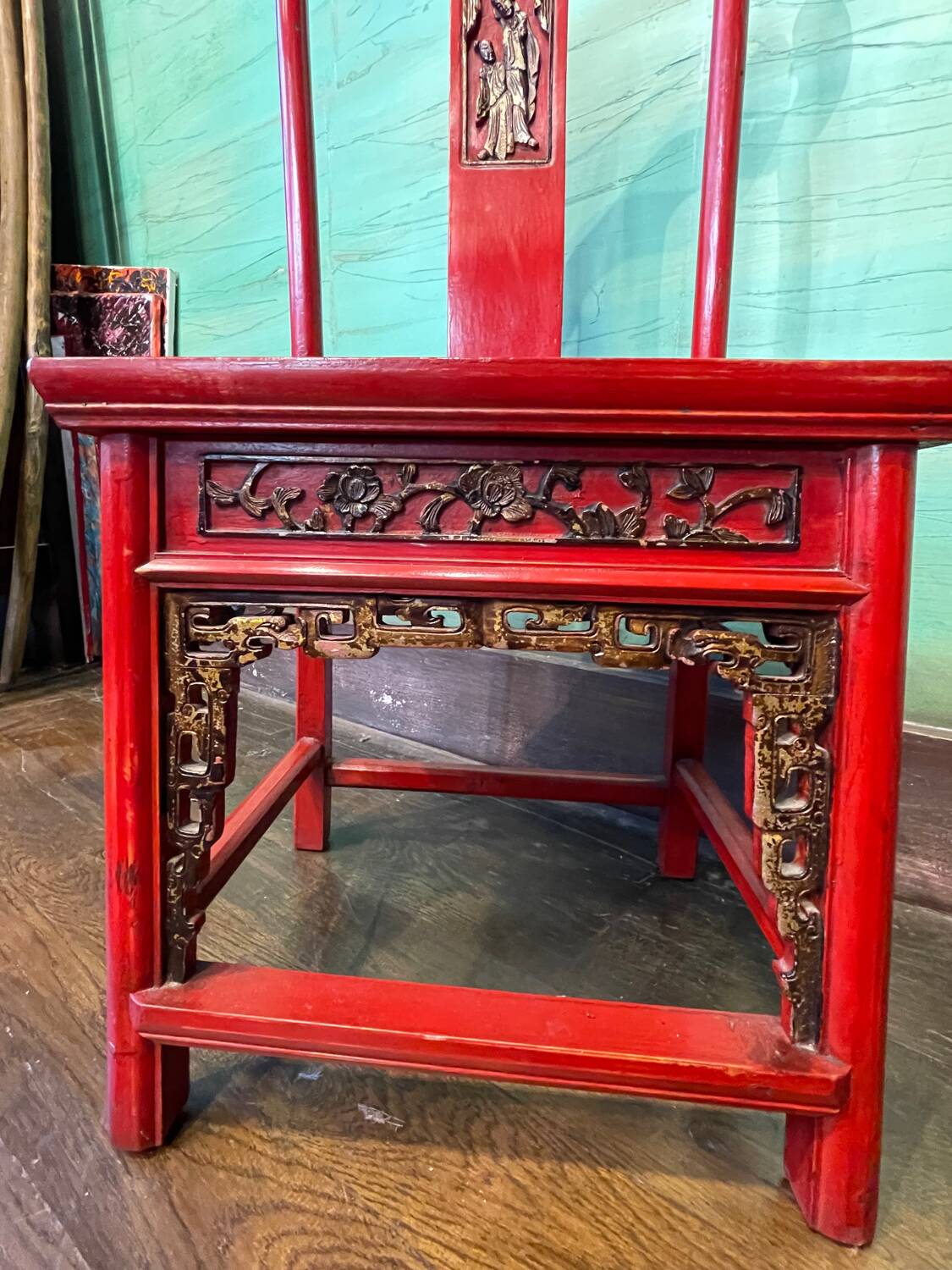 Concubine chair