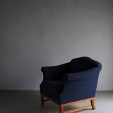 Fauteuil lounge bleu marine bouclé | Suède | Années 1940