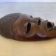 Masque africain en bois massif