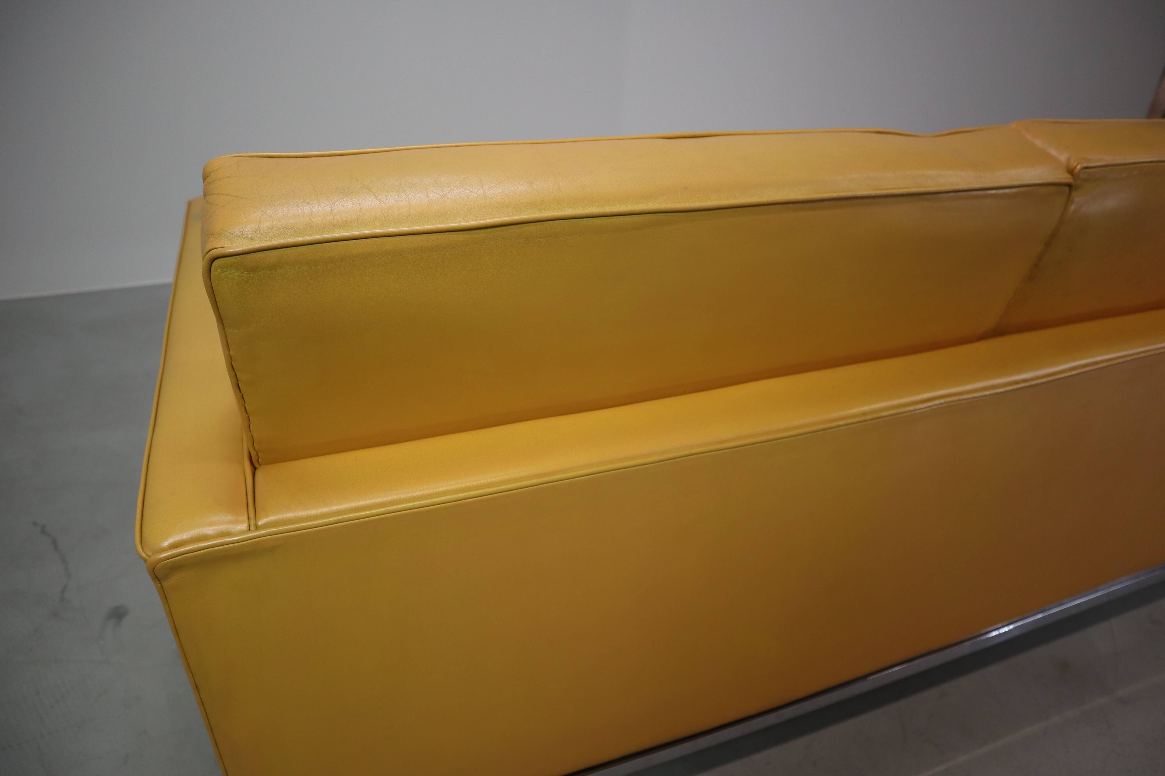 Florence Knoll two-seater sofa in mustard yellow leather, 1970