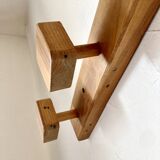 Wall-mounted coat rack with 4 wooden hooks