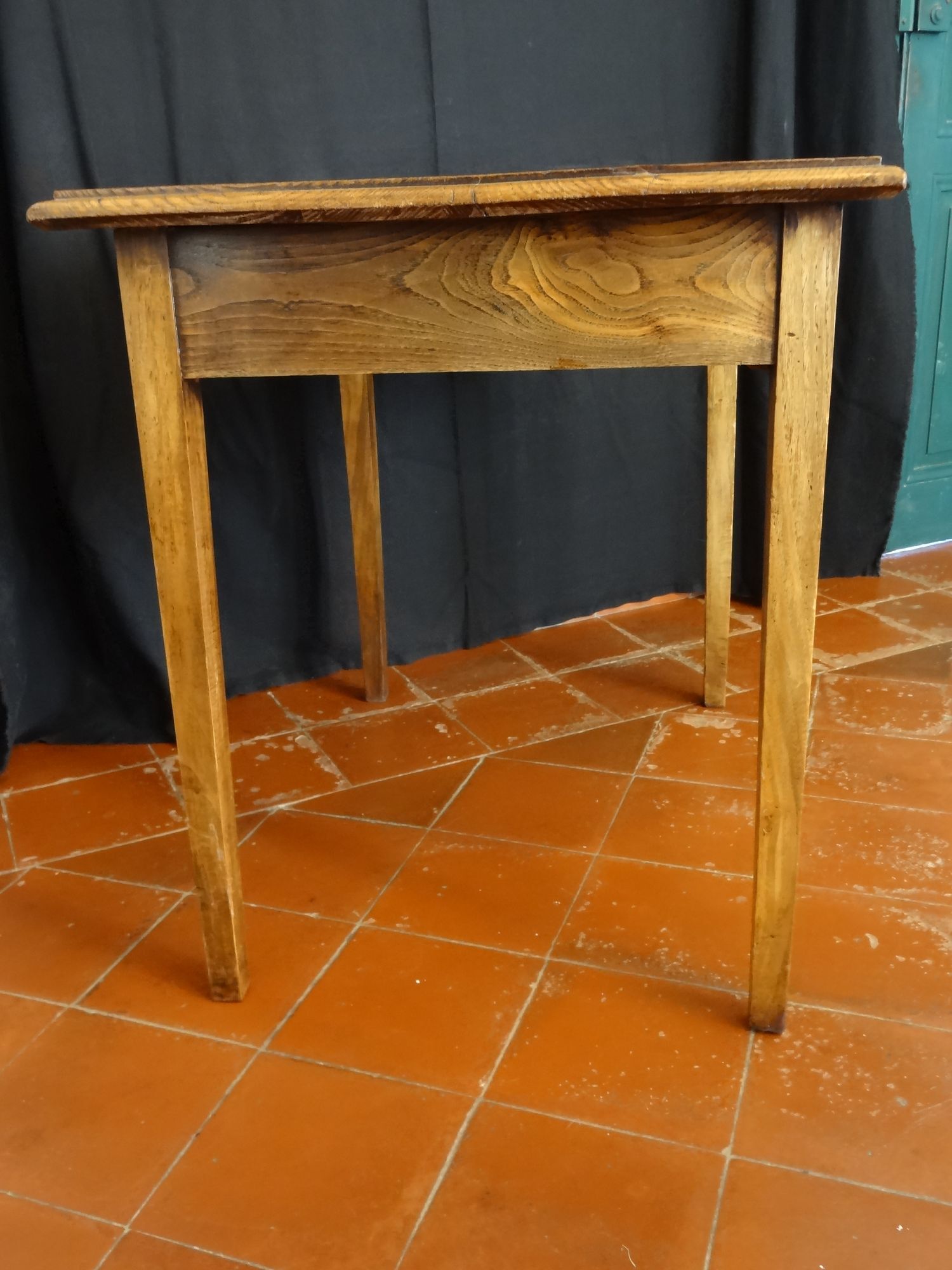 Side table in natural oak wood 85 x 58 cm