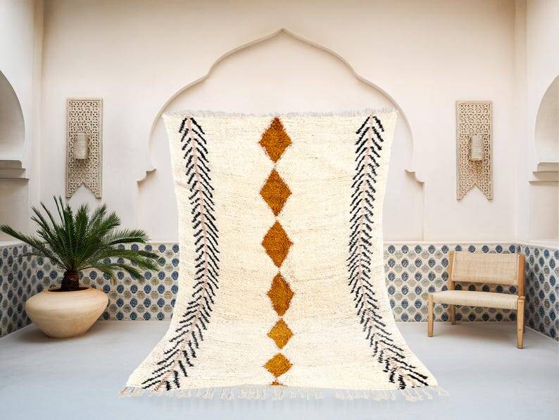 Handmade beige Moroccan rug in wool: Berber geometric rug 150/250.