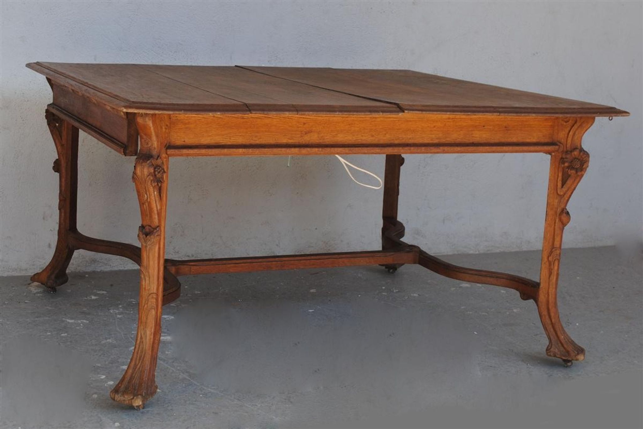 Art nouveau 1900 oak coffee table
