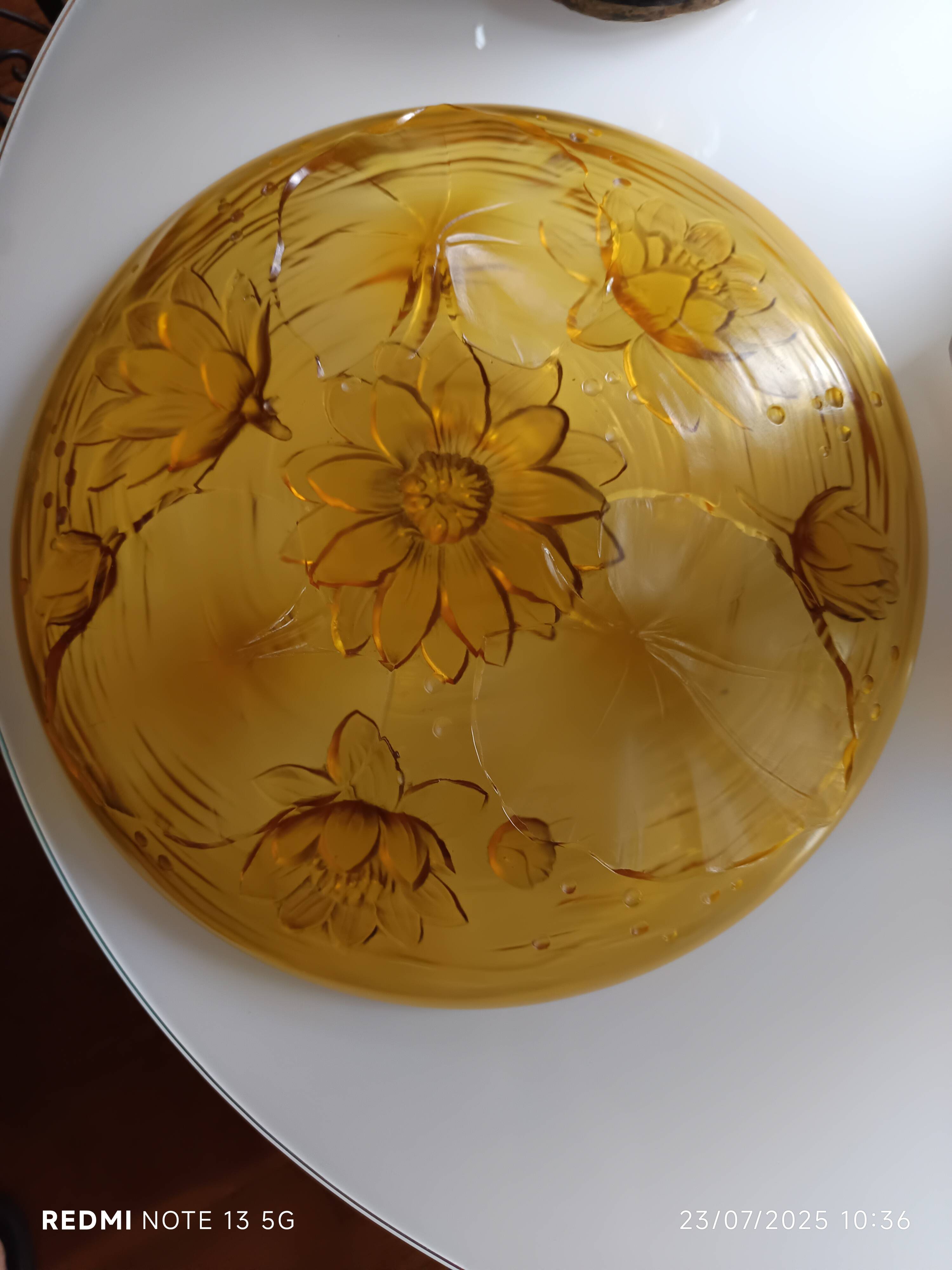 Verlys cup Water lily flowers amber molded pressed glass 60s