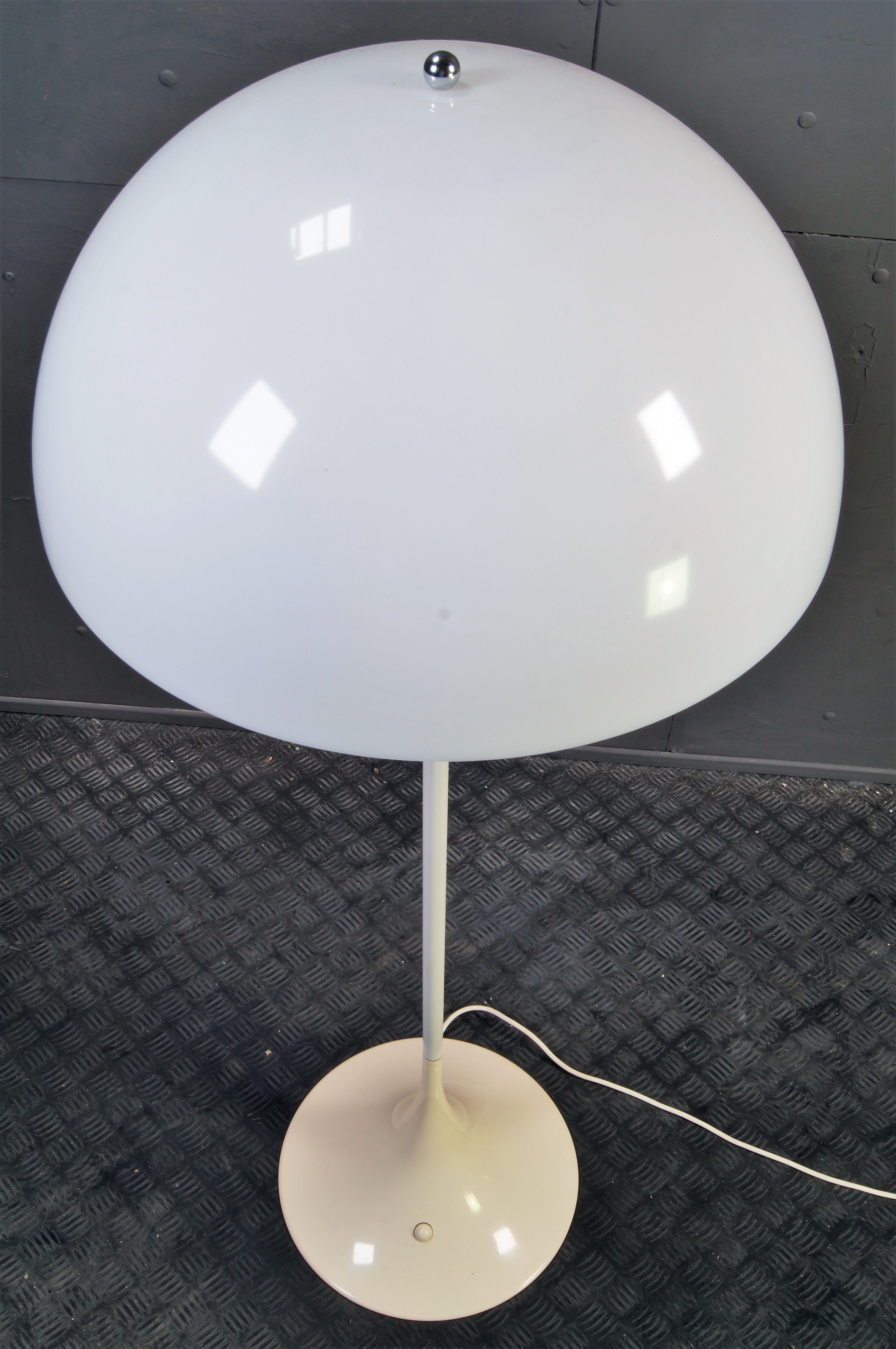 Phantella floorlamp - Verner Panton for Louis Poulsen