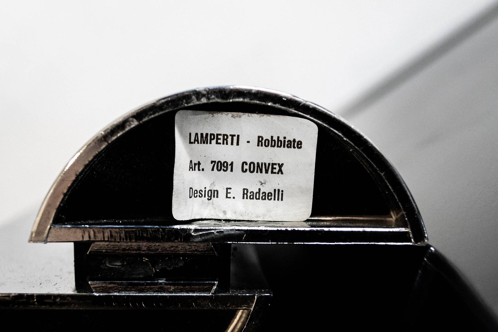Vase convexe chromé par E. Radaelli pour Lamperti Robbiate Italie 1970