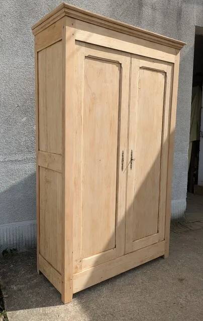 Natural wood wardrobe