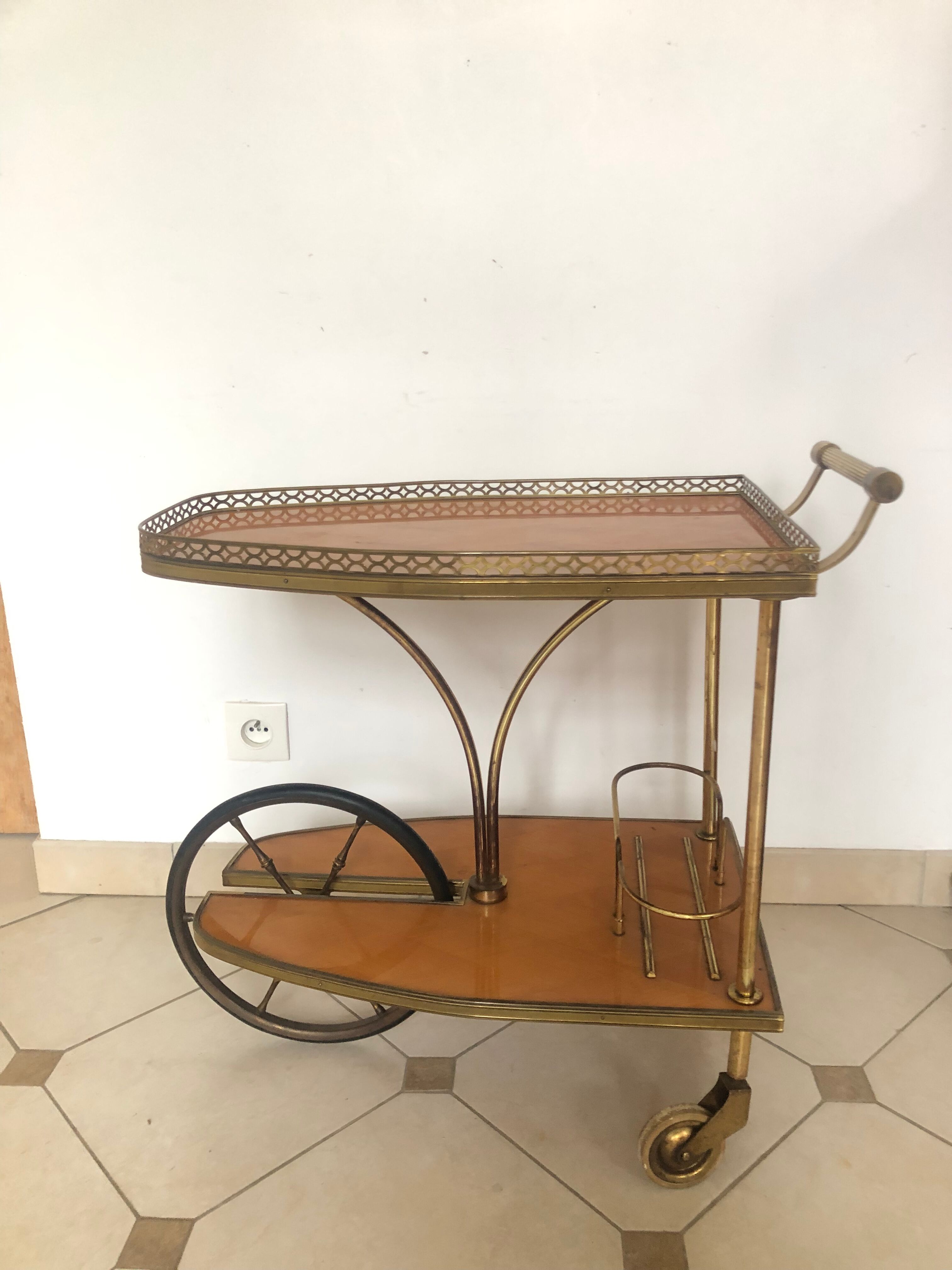 Vintage service on wheels