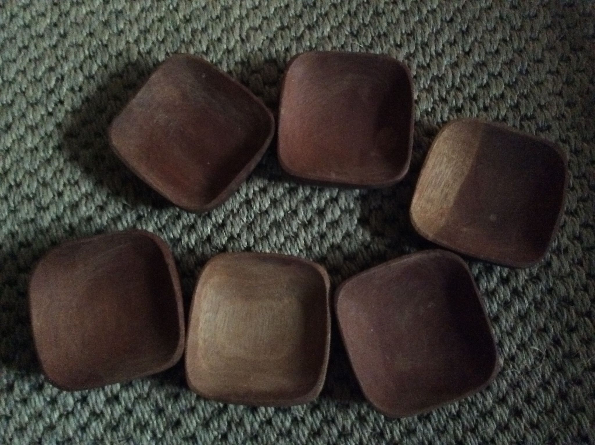 Série de 6 ramequins en bois