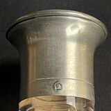 Carafe en cristal soufflé, taillé et col en argent