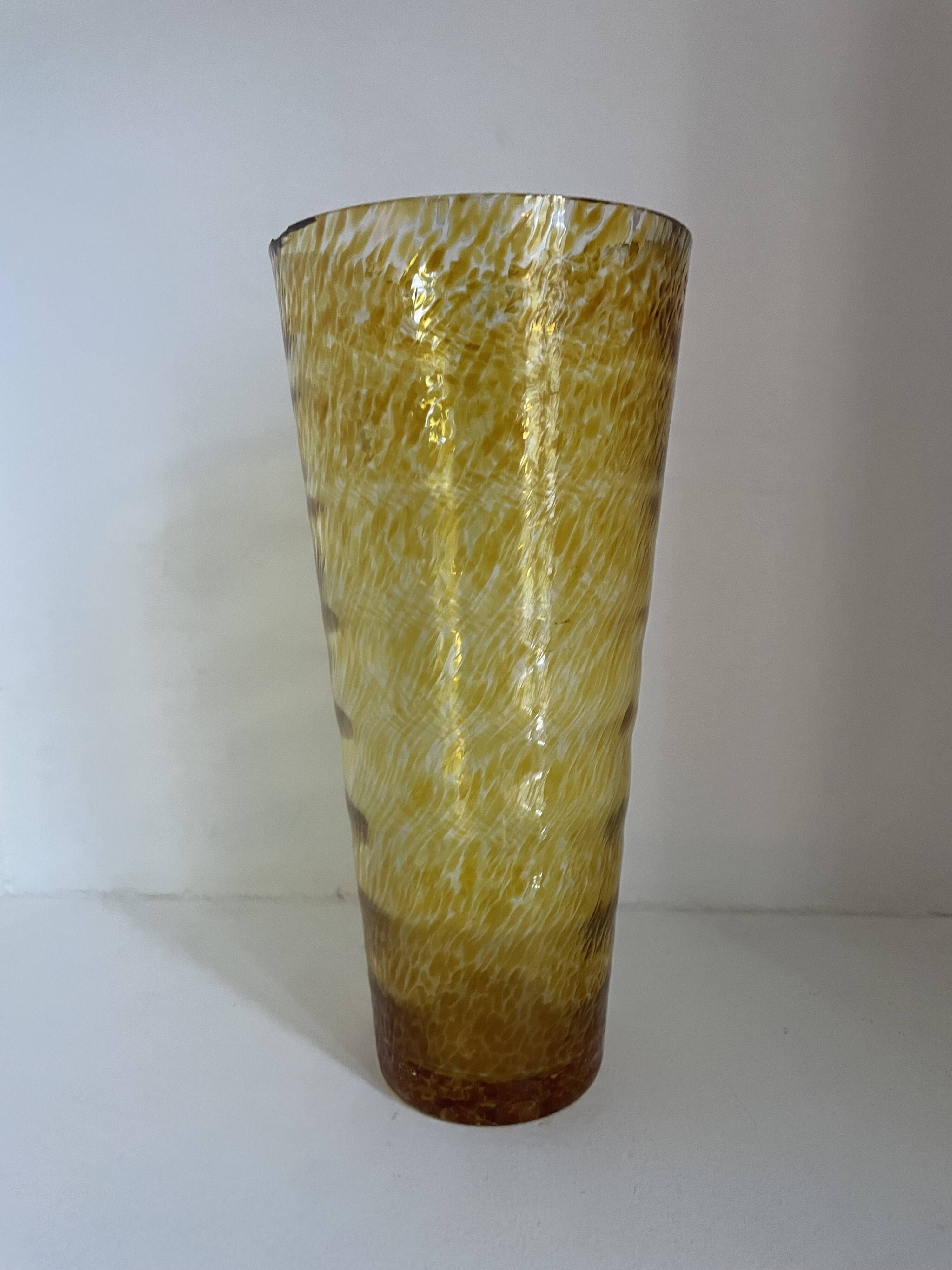 Set of 20 decorative items